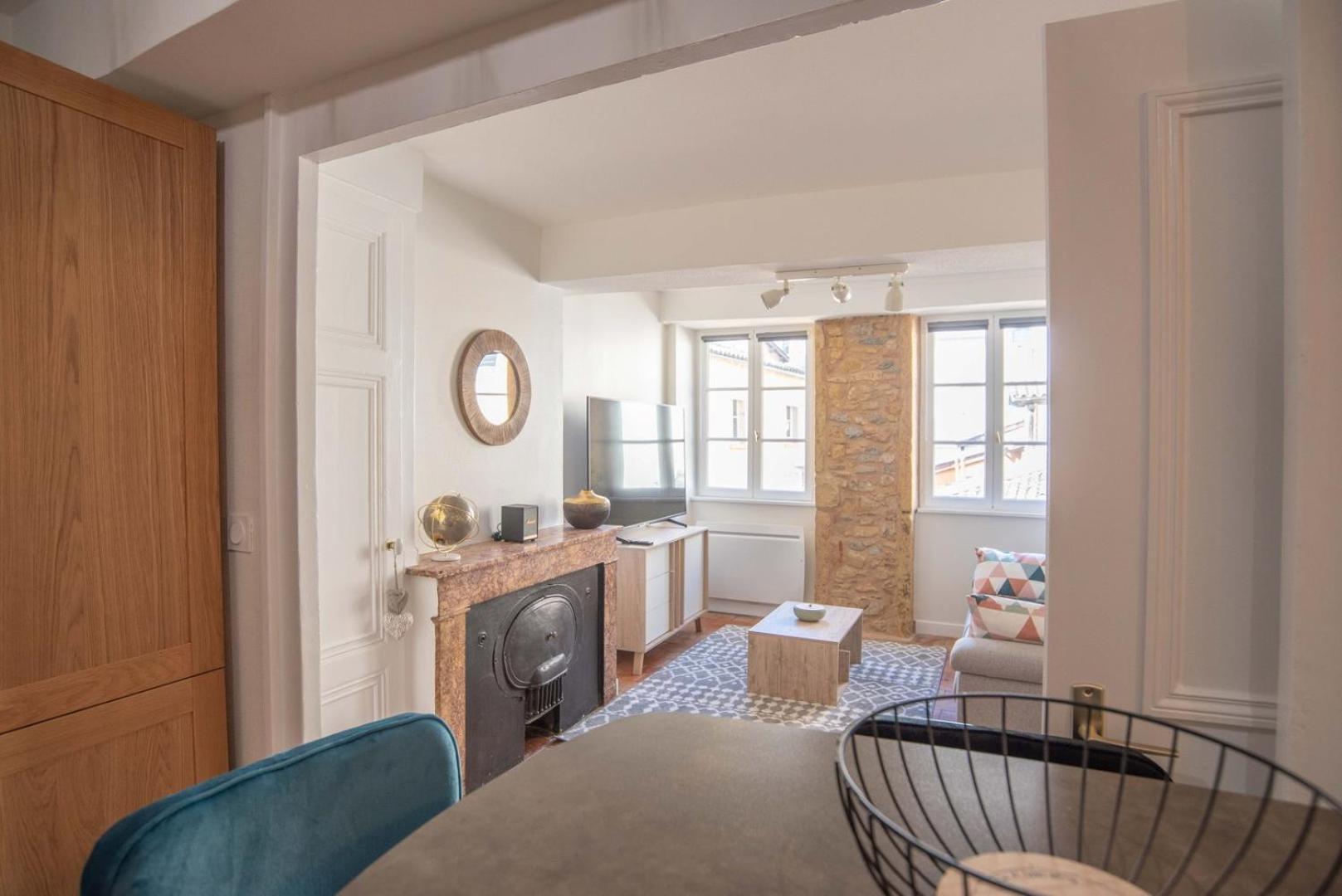 Moderne Et Cosy Au Coeur De Saint-Jean Ail Apartment Лион Екстериор снимка
