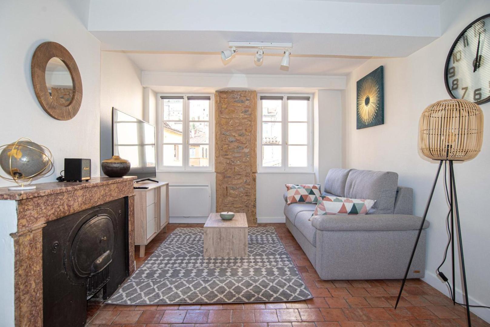 Moderne Et Cosy Au Coeur De Saint-Jean Ail Apartment Лион Екстериор снимка