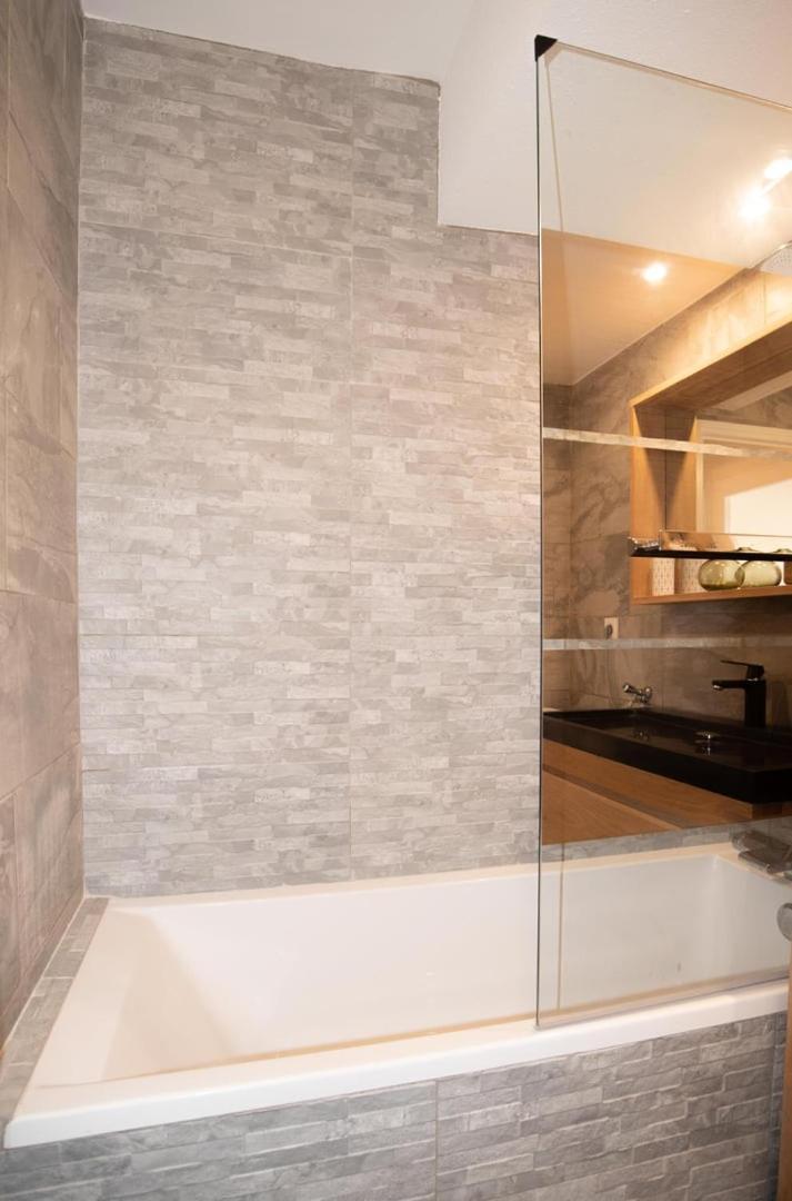 Moderne Et Cosy Au Coeur De Saint-Jean Ail Apartment Лион Екстериор снимка